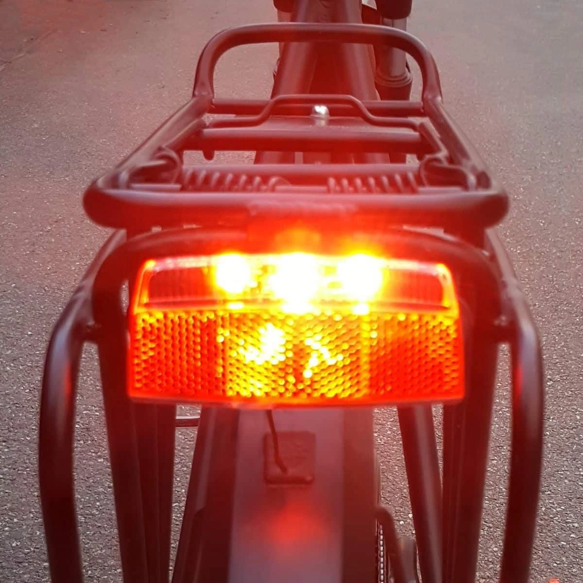 Litecco G-Ray-E2 E-Bike-Rücklicht Mit Bremslichtfunktion 7 Litecco G-Ray-E2 E-Bike-Rücklicht Mit Bremslichtfunktion - Image 5